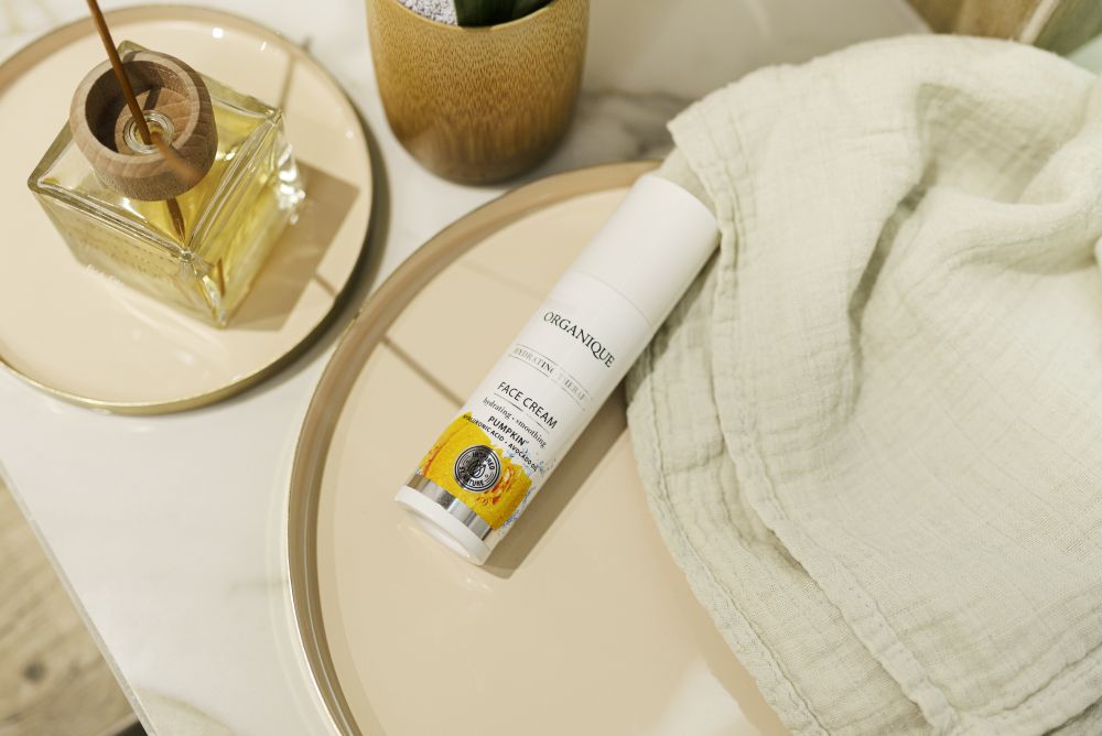 Hydrating & Smoothing FACE CREAM
